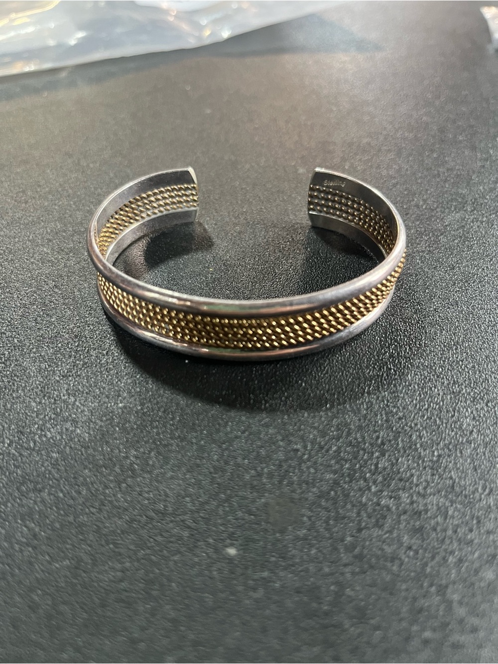 Two tone twisted sterling silver cuff. 25.3 gr. Southwestern.